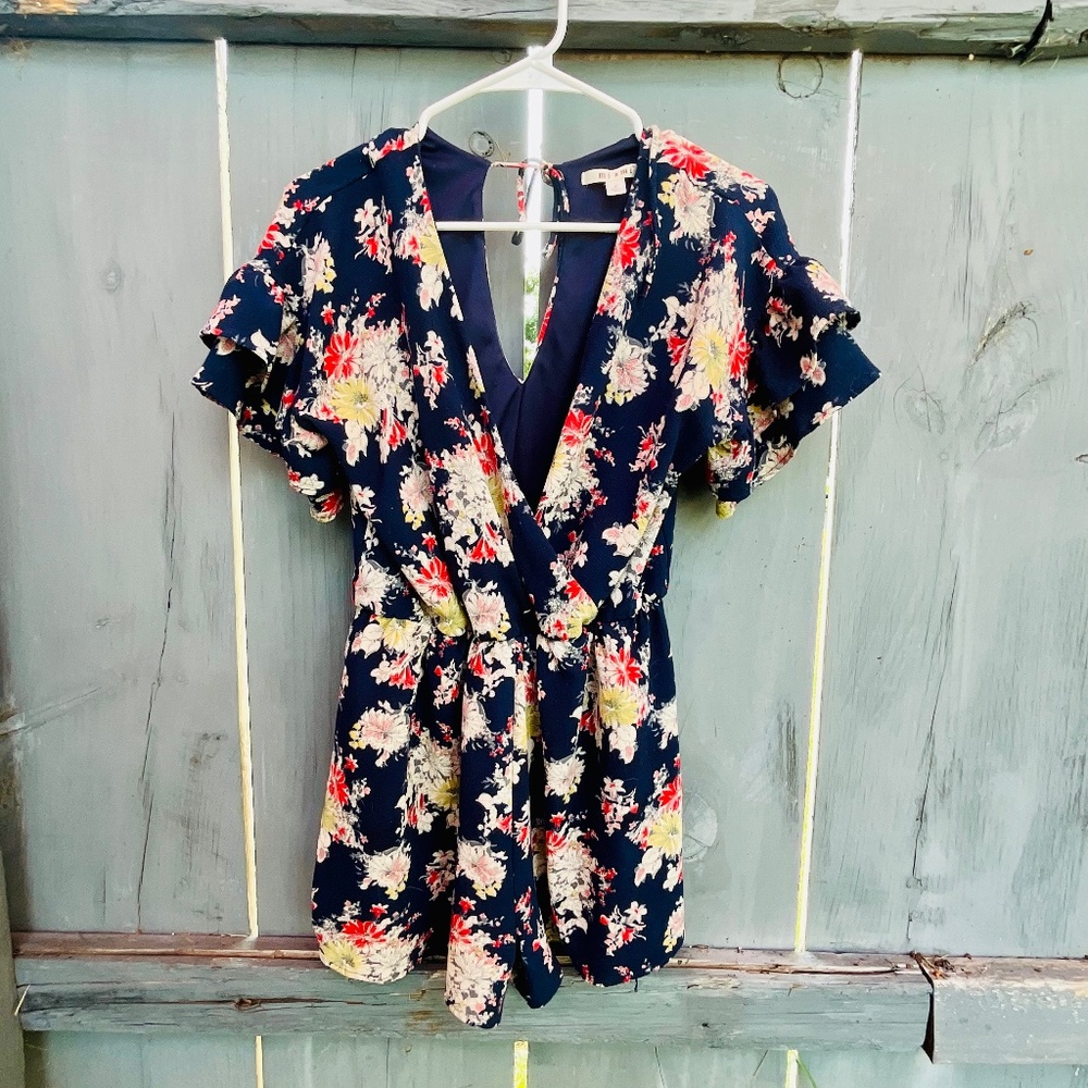 Miami Romper Floral Navy Blue. Women’s. Like New. Large